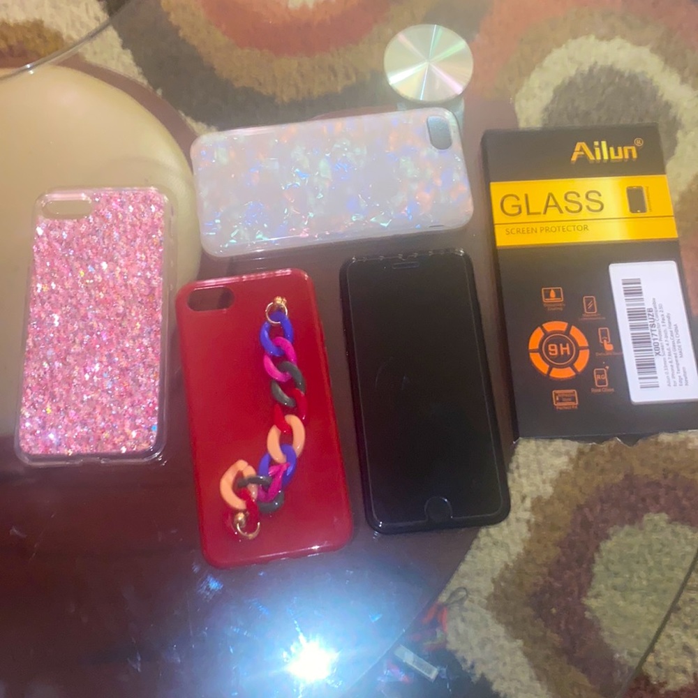 EUC iPhone 7 and cases
